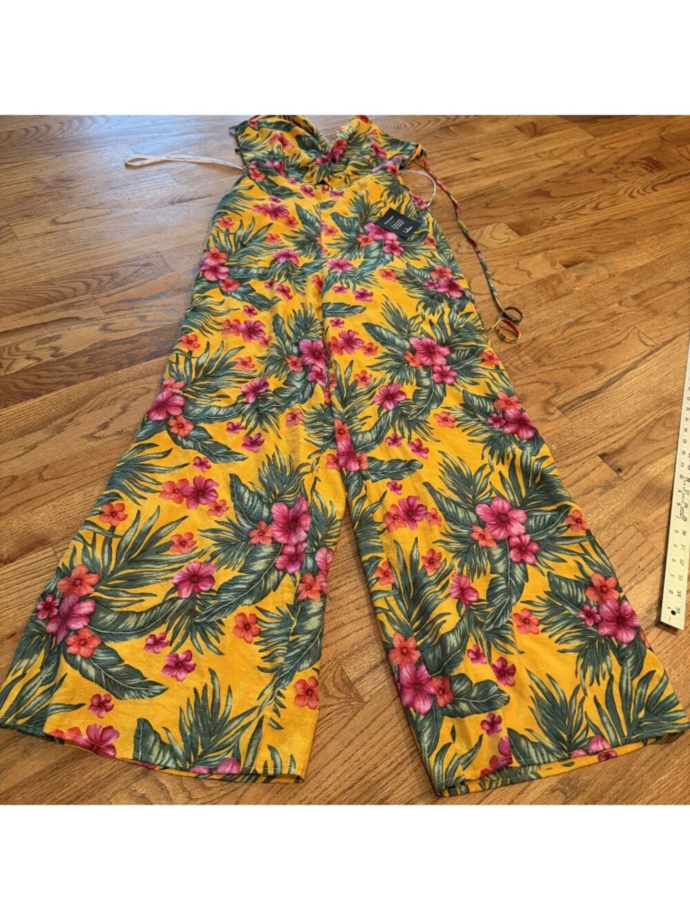 LULUS WOMENS YELLOW TROPICAL ONE PIECE JUMP SUIT NEW SMALL